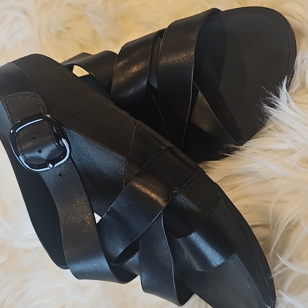Fitflop Black Leather Crisscross Slide Sandals - Picture 5 of 5